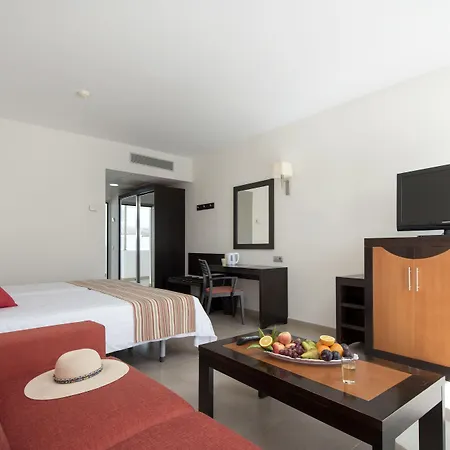 Lanzarote Village מלון